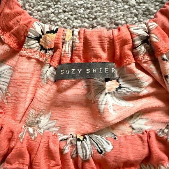 2 for 1 Suzy Shier Coral Floral Camisole and white blue flowy tops - Picture 6 of 14